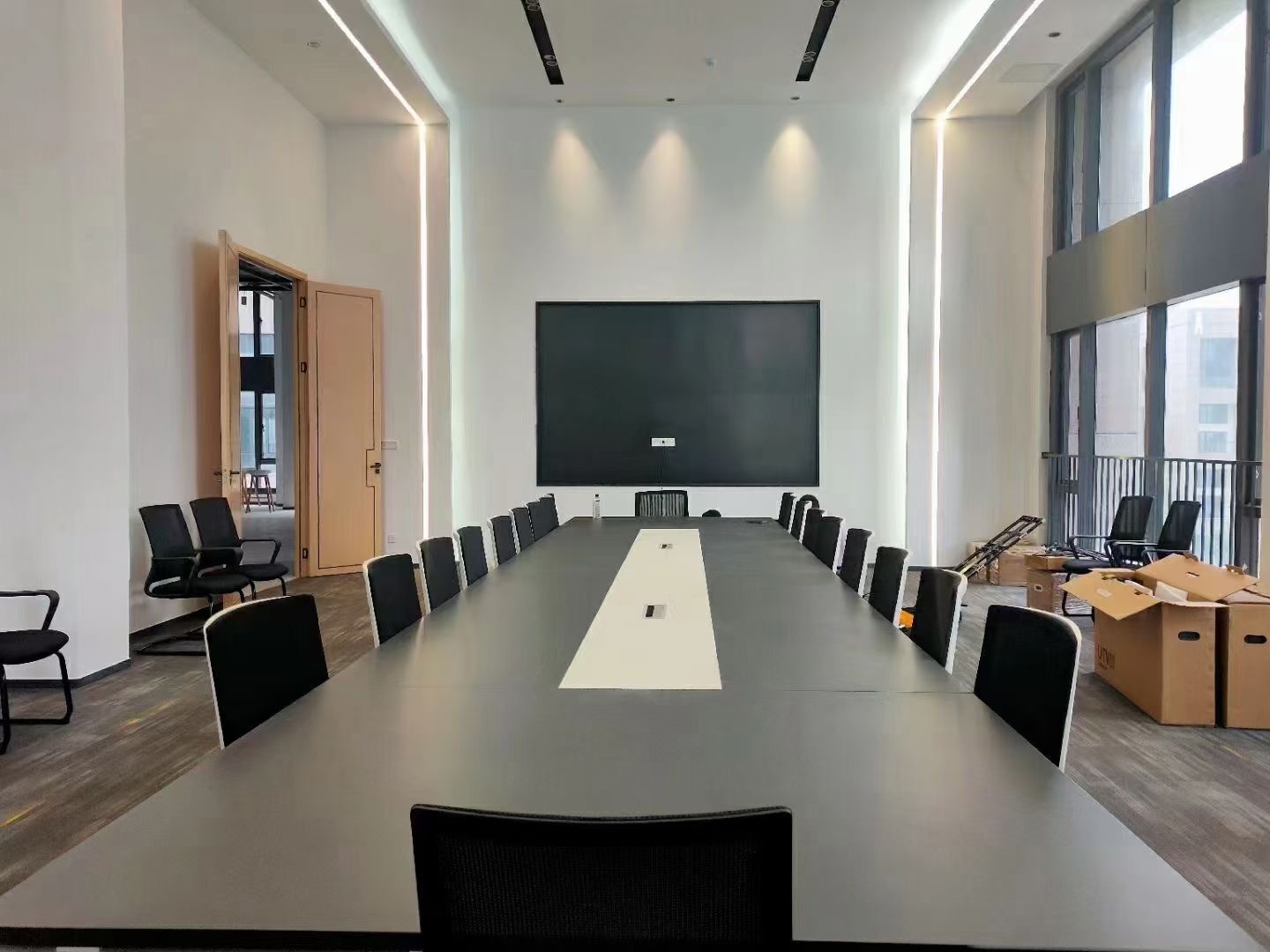 某企业会议室.jpg